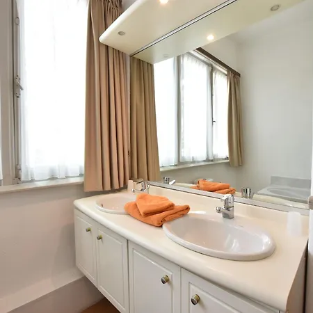 Ancien Du Centre, Cleaning Included Holiday home *