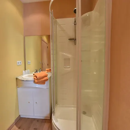 Ancien Du Centre, Cleaning Included Holiday home *