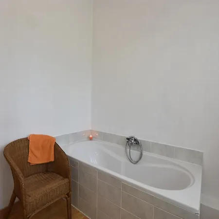 Ancien Du Centre, Cleaning Included Holiday home